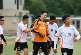 赫罗纳连克强敌，重返升班马之列的简单介绍