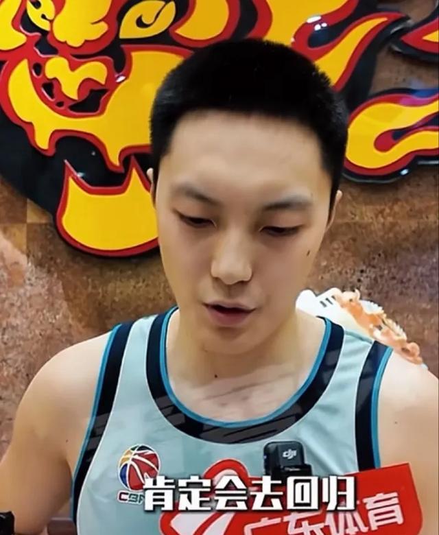 关于斯旺西城球员大卫森接受训练恢复状态的信息