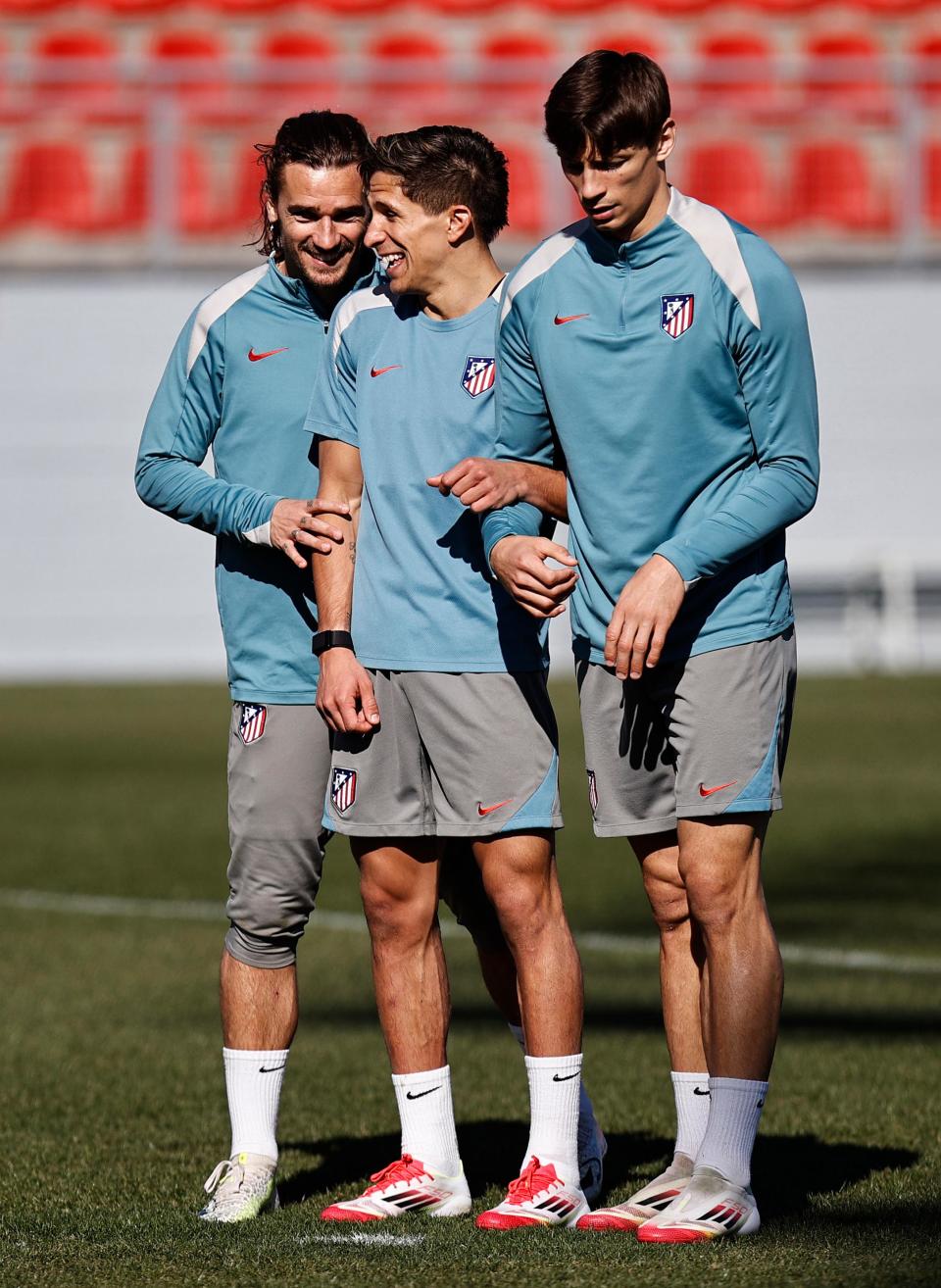 马竞球员合作默契，展现团队力量