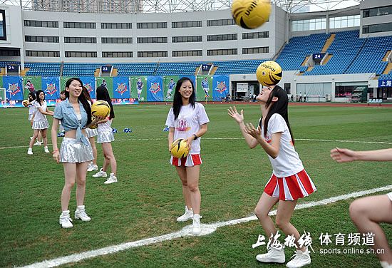 精彩回顾天津权健迎战上海申鑫，实力悬殊