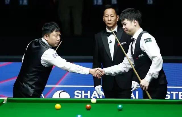 巴里利亚尔战胜对手，继续领跑