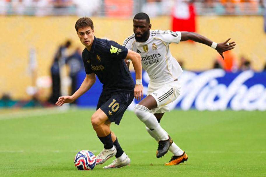 关于欧洲豪门交锋吸引观众目光球星们燃情对决的信息