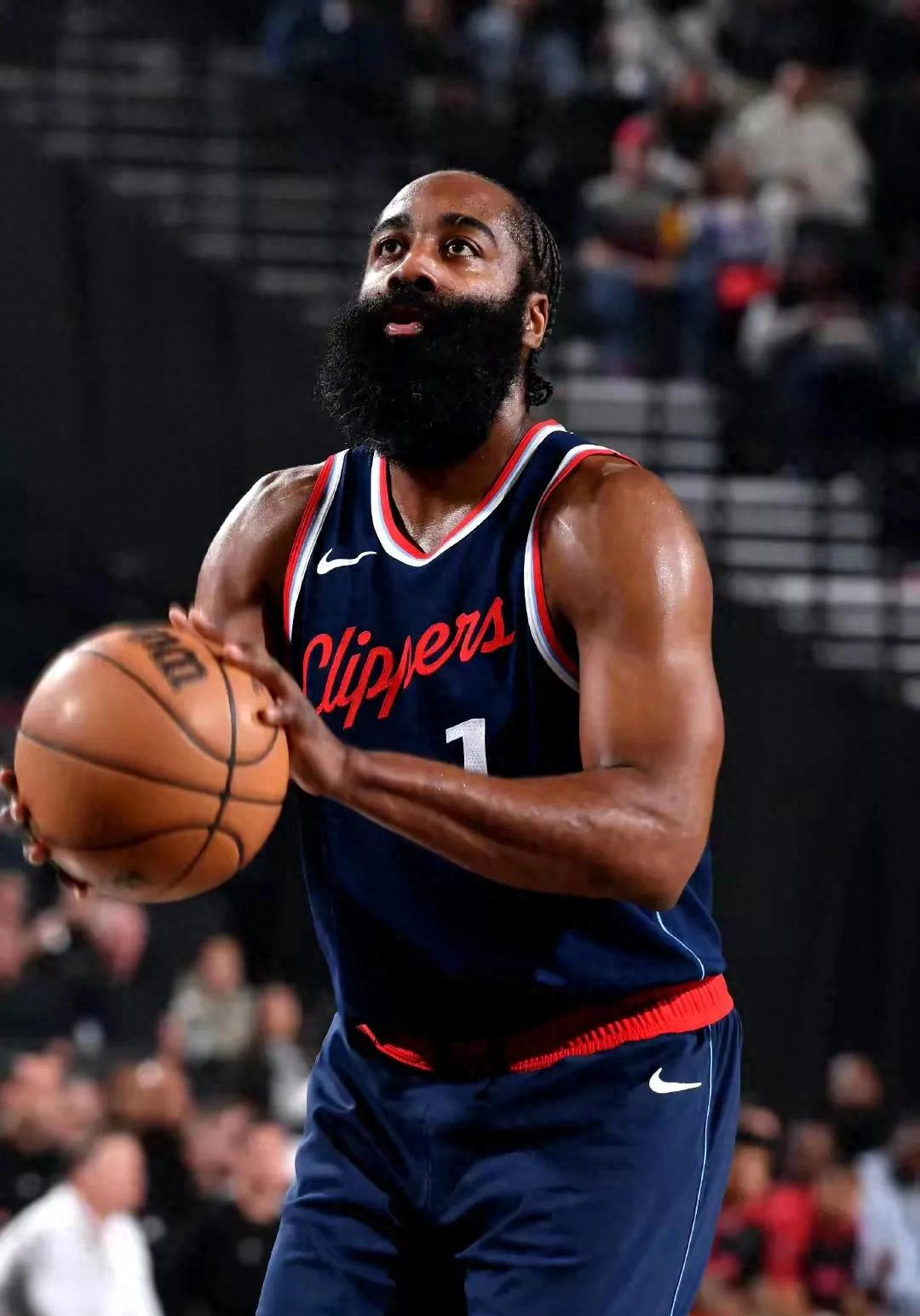 关于公牛惊险战胜太阳，拉文绝杀带走胜利的信息