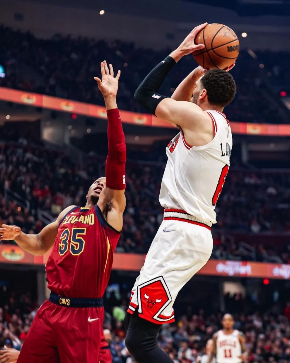 猛龙力克公牛，争取季后赛