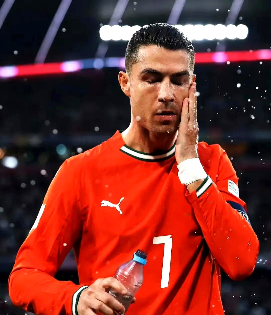 亚洲足球明星成为欧洲风云，受瞩目