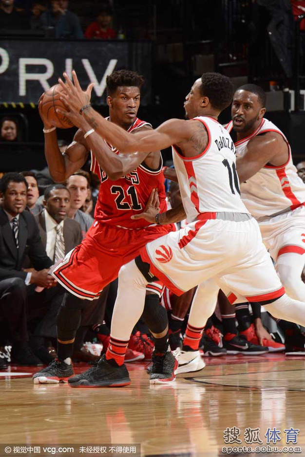 猛龙击败公牛,取得二连胜 猛龙击败公牛,取得二连胜