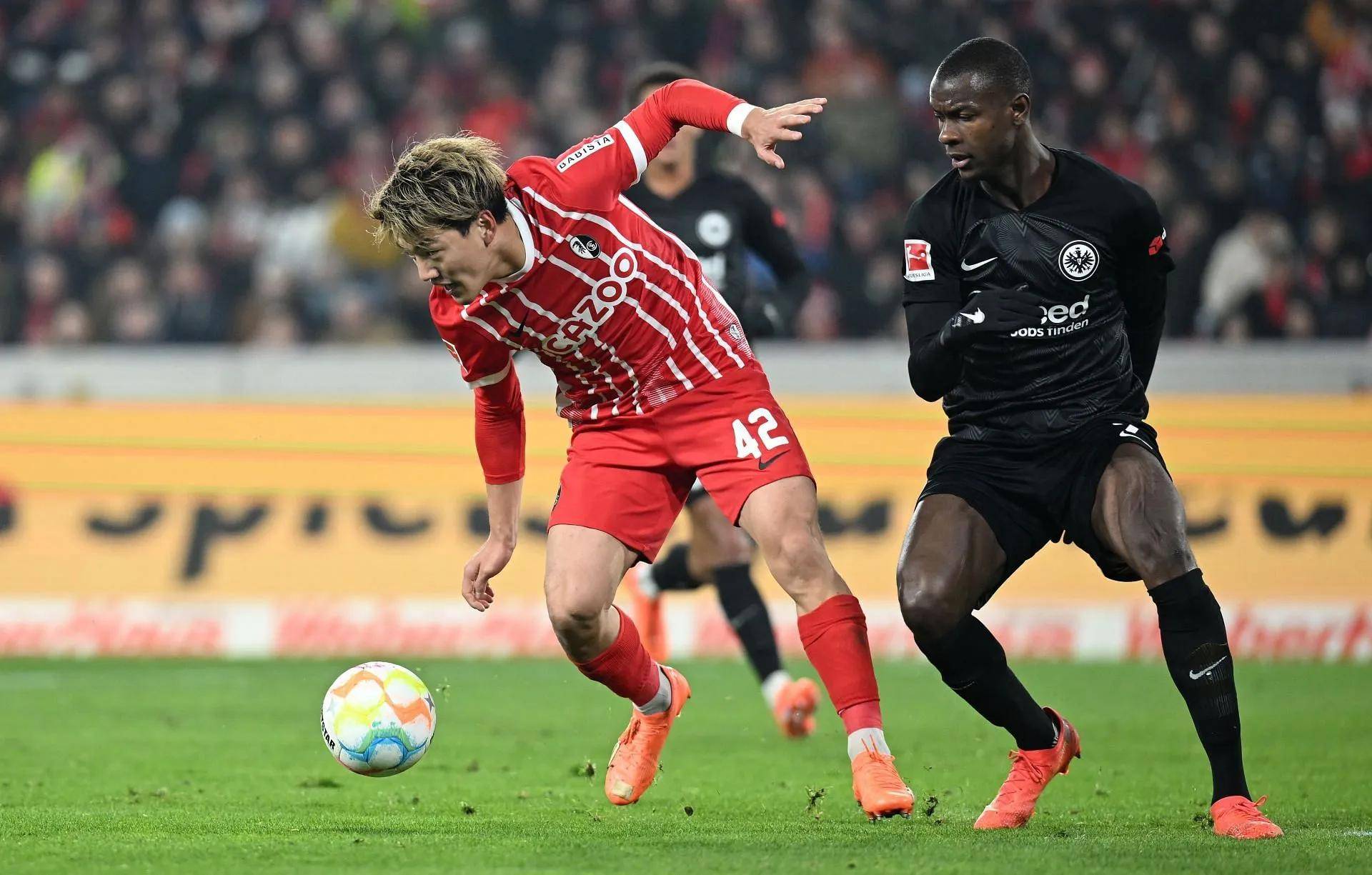 包含不莱梅客场告负，法兰克福主场欢呼：德甲比赛中的惊险一幕的词条